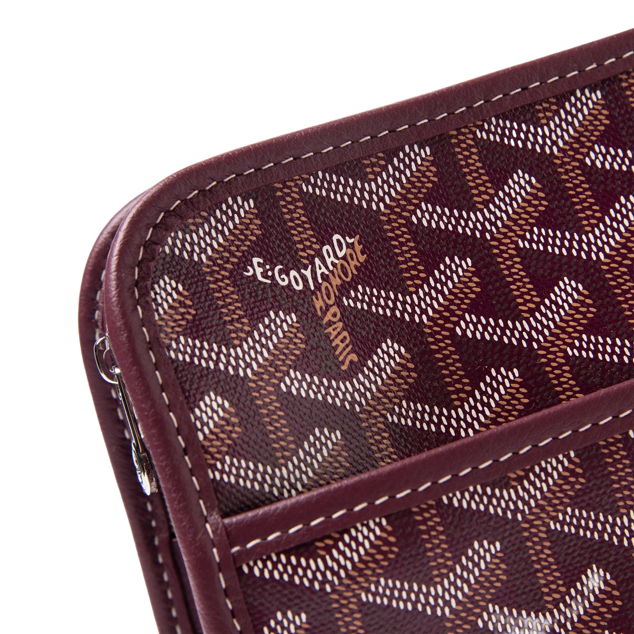 Detailed Logo View of Goyard Jouvence MM Burgundy Washbag JOUVENMMLTY33CL33P